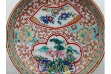 明治　九谷　花鳥風景　窓絵　唐草図　角福　中皿&小皿&ぐい呑み&そば猪口2客　丁寧に描かれた色絵が素敵な5点セット(蕎麦猪口、酒器、おちょこ、湯呑み、湯のみ、和皿、和食器)(R-074879)