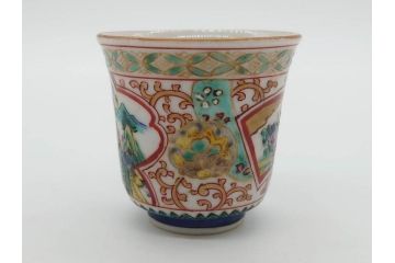 明治　九谷　花鳥風景　窓絵　唐草図　角福　中皿&小皿&ぐい呑み&そば猪口2客　丁寧に描かれた色絵が素敵な5点セット(蕎麦猪口、酒器、おちょこ、湯呑み、湯のみ、和皿、和食器)(R-074879)