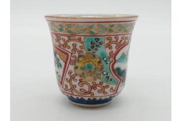 明治　九谷　花鳥風景　窓絵　唐草図　角福　中皿&小皿&ぐい呑み&そば猪口2客　丁寧に描かれた色絵が素敵な5点セット(蕎麦猪口、酒器、おちょこ、湯呑み、湯のみ、和皿、和食器)(R-074879)