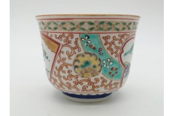 明治　九谷　花鳥風景　窓絵　唐草図　角福　中皿&小皿&ぐい呑み&そば猪口2客　丁寧に描かれた色絵が素敵な5点セット(蕎麦猪口、酒器、おちょこ、湯呑み、湯のみ、和皿、和食器)(R-074879)