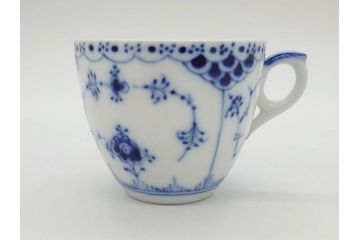 デンマーク　ROYAL COPENHAGEN(ロイヤルコペンハーゲン)　ブルーフルーテッド　ハーフレース　ペア　優雅なひとときを演出するコーヒーカップ&ソーサー2客セット(洋食器、C&S)(定価約44000円)(R-074882)