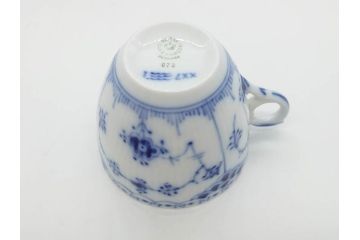 デンマーク　ROYAL COPENHAGEN(ロイヤルコペンハーゲン)　ブルーフルーテッド　ハーフレース　ペア　優雅なひとときを演出するコーヒーカップ&ソーサー2客セット(洋食器、C&S)(定価約44000円)(R-074882)