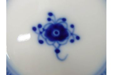 デンマーク　ROYAL COPENHAGEN(ロイヤルコペンハーゲン)　ブルーフルーテッド　ハーフレース　ペア　優雅なひとときを演出するコーヒーカップ&ソーサー2客セット(洋食器、C&S)(定価約44000円)(R-074882)