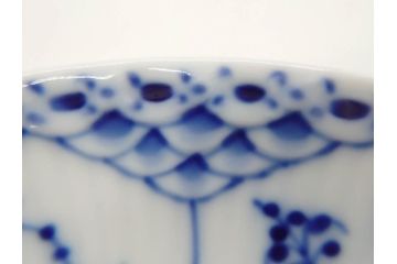 デンマーク　ROYAL COPENHAGEN(ロイヤルコペンハーゲン)　ブルーフルーテッド　ハーフレース　ペア　優雅なひとときを演出するコーヒーカップ&ソーサー2客セット(洋食器、C&S)(定価約44000円)(R-074882)