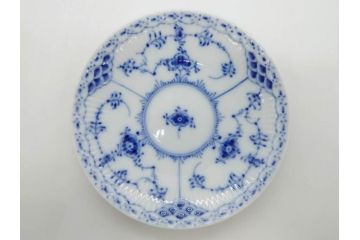 デンマーク　ROYAL COPENHAGEN(ロイヤルコペンハーゲン)　ブルーフルーテッド　ハーフレース　ペア　優雅なひとときを演出するコーヒーカップ&ソーサー2客セット(洋食器、C&S)(定価約44000円)(R-074882)