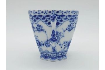 デンマーク　ROYAL　COPENHAGEN(ロイヤルコペンハーゲン)　ブルーフルーテッド　フルレース　ペア　繊細なレースの縁取りが豪華で上品な雰囲気を醸し出すコーヒーカップ&ソーサー2客セット(洋食器、C&S)(定価約110000円)(R-074883)