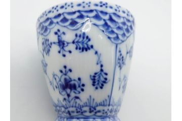 デンマーク　ROYAL　COPENHAGEN(ロイヤルコペンハーゲン)　ブルーフルーテッド　フルレース　ペア　繊細なレースの縁取りが豪華で上品な雰囲気を醸し出すコーヒーカップ&ソーサー2客セット(洋食器、C&S)(定価約110000円)(R-074883)
