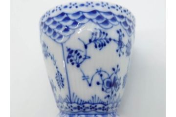 デンマーク　ROYAL　COPENHAGEN(ロイヤルコペンハーゲン)　ブルーフルーテッド　フルレース　ペア　繊細なレースの縁取りが豪華で上品な雰囲気を醸し出すコーヒーカップ&ソーサー2客セット(洋食器、C&S)(定価約110000円)(R-074883)