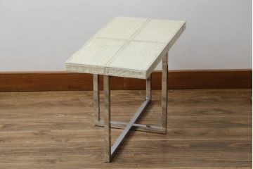 中古　IDC大塚家具取り扱い　FENDI CASA(フェンディ カーサ)　本革(レザー)　クロコ型押し　シンプルでスタイリッシュな佇まいが魅力的なサイドテーブル(カフェテーブル、コーヒー テーブル、ローテーブル)(R-074895)