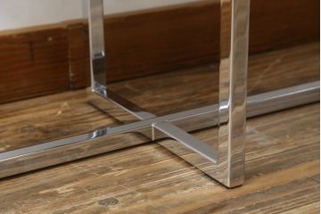 中古　IDC大塚家具取り扱い　FENDI CASA(フェンディ カーサ)　本革(レザー)　クロコ型押し　シンプルでスタイリッシュな佇まいが魅力的なサイドテーブル(カフェテーブル、コーヒー テーブル、ローテーブル)(R-074895)