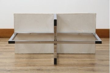 中古　IDC大塚家具取り扱い　FENDI CASA(フェンディ カーサ)　本革(レザー)　クロコ型押し　シンプルでスタイリッシュな佇まいが魅力的なサイドテーブル(カフェテーブル、コーヒー テーブル、ローテーブル)(R-074895)