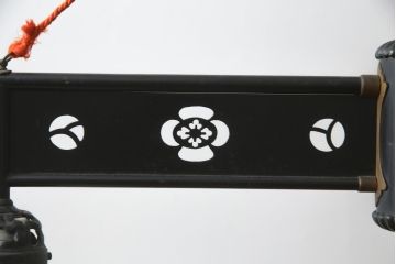アンティーク照明　ユニークなデザインが目を惹く2灯シャンデリア(天井照明、吊り下げ照明)(R-074897)