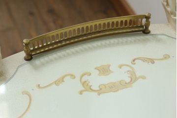 中古　美品　SILIK(シリック)　気品溢れる佇まいが目を引くワゴンテーブル(トロリー、キッチンワゴン)(R-074930)