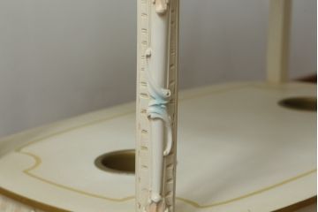 中古　美品　SILIK(シリック)　気品溢れる佇まいが目を引くワゴンテーブル(トロリー、キッチンワゴン)(R-074930)