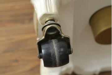 中古　美品　SILIK(シリック)　気品溢れる佇まいが目を引くワゴンテーブル(トロリー、キッチンワゴン)(R-074930)