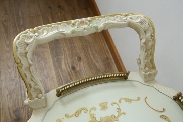 中古　美品　SILIK(シリック)　気品溢れる佇まいが目を引くワゴンテーブル　(R-074930)