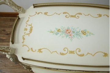 中古　美品　SILIK(シリック)　気品溢れる佇まいが目を引くワゴンテーブル　(R-074930)