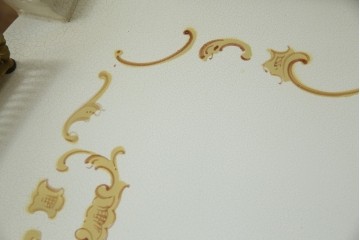 中古　美品　SILIK(シリック)　気品溢れる佇まいが目を引くワゴンテーブル　(R-074930)