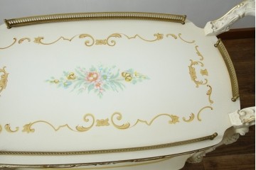 中古　美品　SILIK(シリック)　気品溢れる佇まいが目を引くワゴンテーブル　(R-074930)