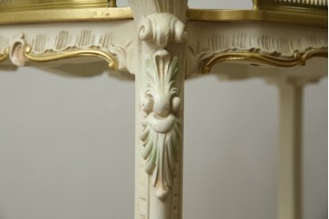 中古　美品　SILIK(シリック)　気品溢れる佇まいが目を引くワゴンテーブル　(R-074930)