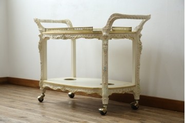 中古　美品　SILIK(シリック)　気品溢れる佇まいが目を引くワゴンテーブル　(R-074930)