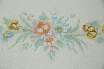 中古　美品　SILIK(シリック)　気品溢れる佇まいが目を引くワゴンテーブル　(R-074930)