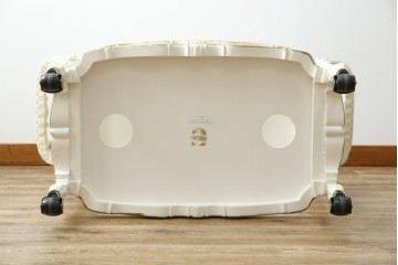 中古　美品　SILIK(シリック)　気品溢れる佇まいが目を引くワゴンテーブル　(R-074930)