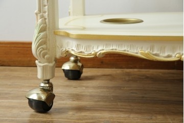 中古　美品　SILIK(シリック)　気品溢れる佇まいが目を引くワゴンテーブル　(R-074930)