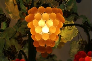 中古　イタリア製　トーソー社(TOSO CESARE)　ムラーノガラス(Murano　Glass)　ブドウ(葡萄、ぶどう)　13灯　空間のアクセントになるスタンドライト(フロアスタンド、スタンド照明、フロア照明、ベネチアングラス、ヴェネチアングラス、ムラノガラス)(定価約130万円)(R-074933)