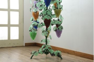 中古　イタリア製　トーソー社(TOSO CESARE)　ムラーノガラス(Murano　Glass)　ブドウ(葡萄、ぶどう)　13灯　空間のアクセントになるスタンドライト(フロアスタンド、スタンド照明、フロア照明、ベネチアングラス、ヴェネチアングラス、ムラノガラス)(定価約130万円)(R-074933)