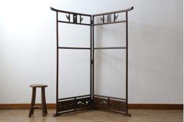 和製アンティーク　珍品!!　鳳凰と龍の透かし彫りが目を惹く衣桁(ハンガーラック、着物掛け、衣装掛け)(R-074935)
