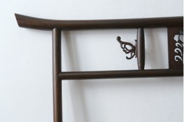 和製アンティーク　珍品!!　鳳凰と龍の透かし彫りが目を惹く衣桁(ハンガーラック、着物掛け、衣装掛け)(R-074935)
