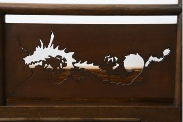 和製アンティーク　珍品!!　鳳凰と龍の透かし彫りが目を惹く衣桁(ハンガーラック、着物掛け、衣装掛け)(R-074935)