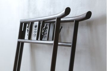 和製アンティーク　珍品!!　鳳凰と龍の透かし彫りが目を惹く衣桁(ハンガーラック、着物掛け、衣装掛け)(R-074935)