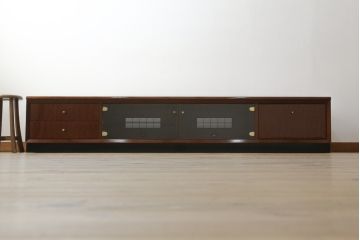 中古　カリモク家具(karimoku)　domani(ドマーニ)　Forza(フォルザ)シリーズ　堂々とした佇まいが魅力的なシアターボード(テレビ台、テレビボード、リビングボード、ローボード、収納棚、戸棚)(定価約73万円)(R-074937)