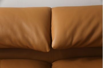 中古　美品　Cassina(カッシーナ)　MARALUNGA(マラルンガ)　本革(レザー)　高級感漂う佇まいが魅力の2人掛けワイドソファ(2P、二人掛け、2.5人掛け)(定価約173万円)(R-074949)