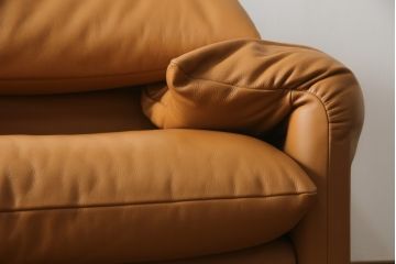 中古　美品　Cassina(カッシーナ)　MARALUNGA(マラルンガ)　本革(レザー)　高級感漂う佇まいが魅力の2人掛けワイドソファ(2P、二人掛け、2.5人掛け)(定価約173万円)(R-074949)