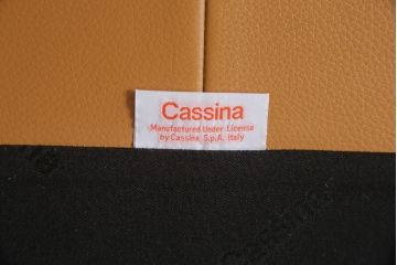 中古　美品　Cassina(カッシーナ)　MARALUNGA(マラルンガ)　本革(レザー)　高級感漂う佇まいが魅力の2人掛けワイドソファ(2P、二人掛け、2.5人掛け)(定価約173万円)(R-074949)