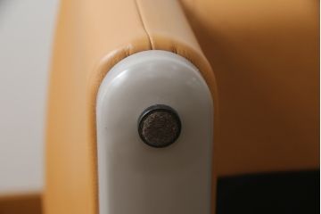 中古　美品　Cassina(カッシーナ)　MARALUNGA(マラルンガ)　本革(レザー)　高級感漂う佇まいが魅力の2人掛けワイドソファ(2P、二人掛け、2.5人掛け)(定価約173万円)(R-074949)