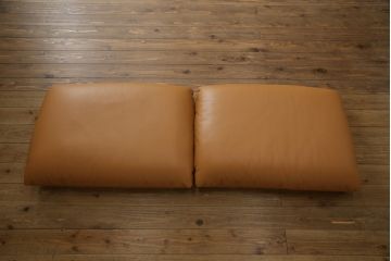 中古　美品　Cassina(カッシーナ)　MARALUNGA(マラルンガ)　本革(レザー)　高級感漂う佇まいが魅力の2人掛けワイドソファ(2P、二人掛け、2.5人掛け)(定価約173万円)(R-074949)