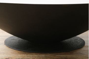 中古　Cassinaixc.(カッシーナイクスシー)　TRIA(トリア)　置くだけで絵になる!! 和のテイストも感じられるローテーブル(センターテーブル、ラウンドテーブル、丸テーブル、リビングテーブル)(R-074951)