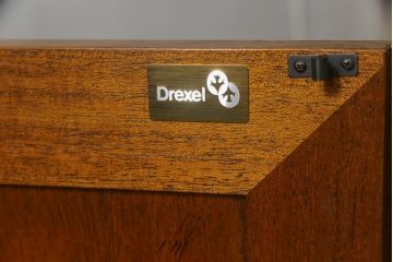 中古　美品　DREXEL HERITAGE(ドレクセルヘリテイジ)　FRANCESCA(フランチェスカ)　マホガニー　高級感あふれるクリデンザ(クレデンザ、収納棚、キャビネット、サイドボード)(定価約90万円)(R-074954)
