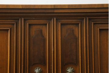 中古　美品　DREXEL HERITAGE(ドレクセルヘリテイジ)　FRANCESCA(フランチェスカ)シリーズ　拡張式の天板が付いたサイドボード(サーバー、カウンター、収納棚、キャビネット)(R-074955)