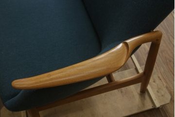 中古　超希少　キタニ(KITANI)　フィン・ユール(FINN JUHL)デザイン　FJ-02　美しいデザインが魅力の2人掛けソファ(2P、二人掛け)(R-074956)