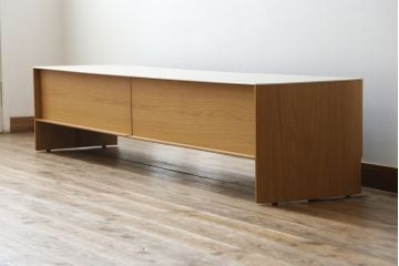 中古　arflex(アルフレックス)　VISTA(ヴィスタ)　洗練されたデザインが目を惹くセラミック天板付きテレビボード(テレビ台、ローボード、リビングボード)(定価約72万円)(R-074959)