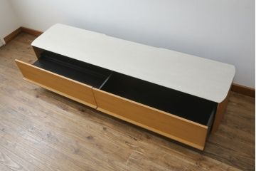 中古　arflex(アルフレックス)　VISTA(ヴィスタ)　洗練されたデザインが目を惹くセラミック天板付きテレビボード(テレビ台、ローボード、リビングボード)(定価約72万円)(R-074959)
