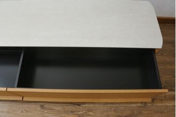 中古　arflex(アルフレックス)　VISTA(ヴィスタ)　洗練されたデザインが目を惹くセラミック天板付きテレビボード(テレビ台、ローボード、リビングボード)(定価約72万円)(R-074959)