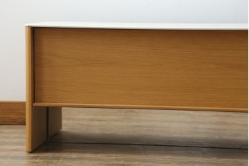 中古　arflex(アルフレックス)　VISTA(ヴィスタ)　洗練されたデザインが目を惹くセラミック天板付きテレビボード(テレビ台、ローボード、リビングボード)(定価約72万円)(R-074959)
