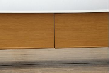 中古　arflex(アルフレックス)　VISTA(ヴィスタ)　洗練されたデザインが目を惹くセラミック天板付きテレビボード(テレビ台、ローボード、リビングボード)(定価約72万円)(R-074959)