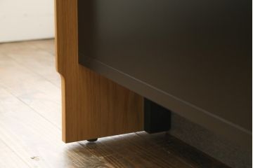 中古　arflex(アルフレックス)　VISTA(ヴィスタ)　洗練されたデザインが目を惹くセラミック天板付きテレビボード(テレビ台、ローボード、リビングボード)(定価約72万円)(R-074959)